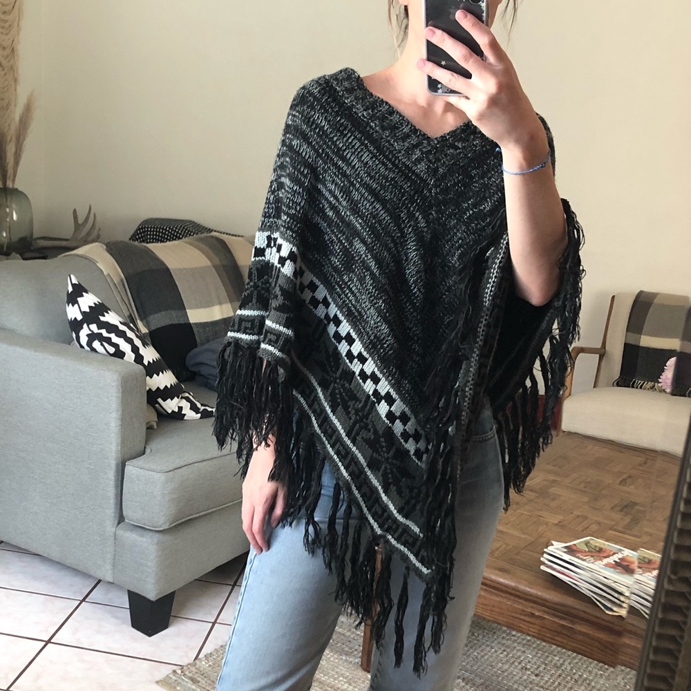 Stylish poncho is neutral tones! 🖤